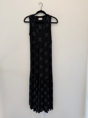 Universal Thread Black Floral V-Neck Maxi Dress